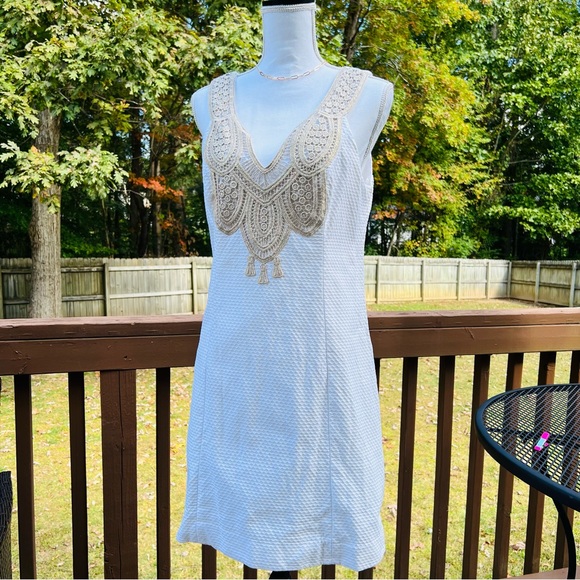 Lilly Pulitzer Dresses & Skirts - Lilly Pulitzer white dress with gold lace detail size 8